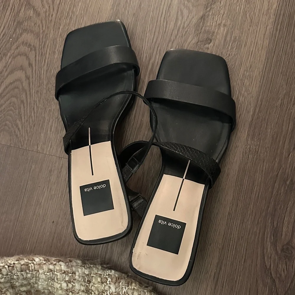 Dolce Vita elegant black